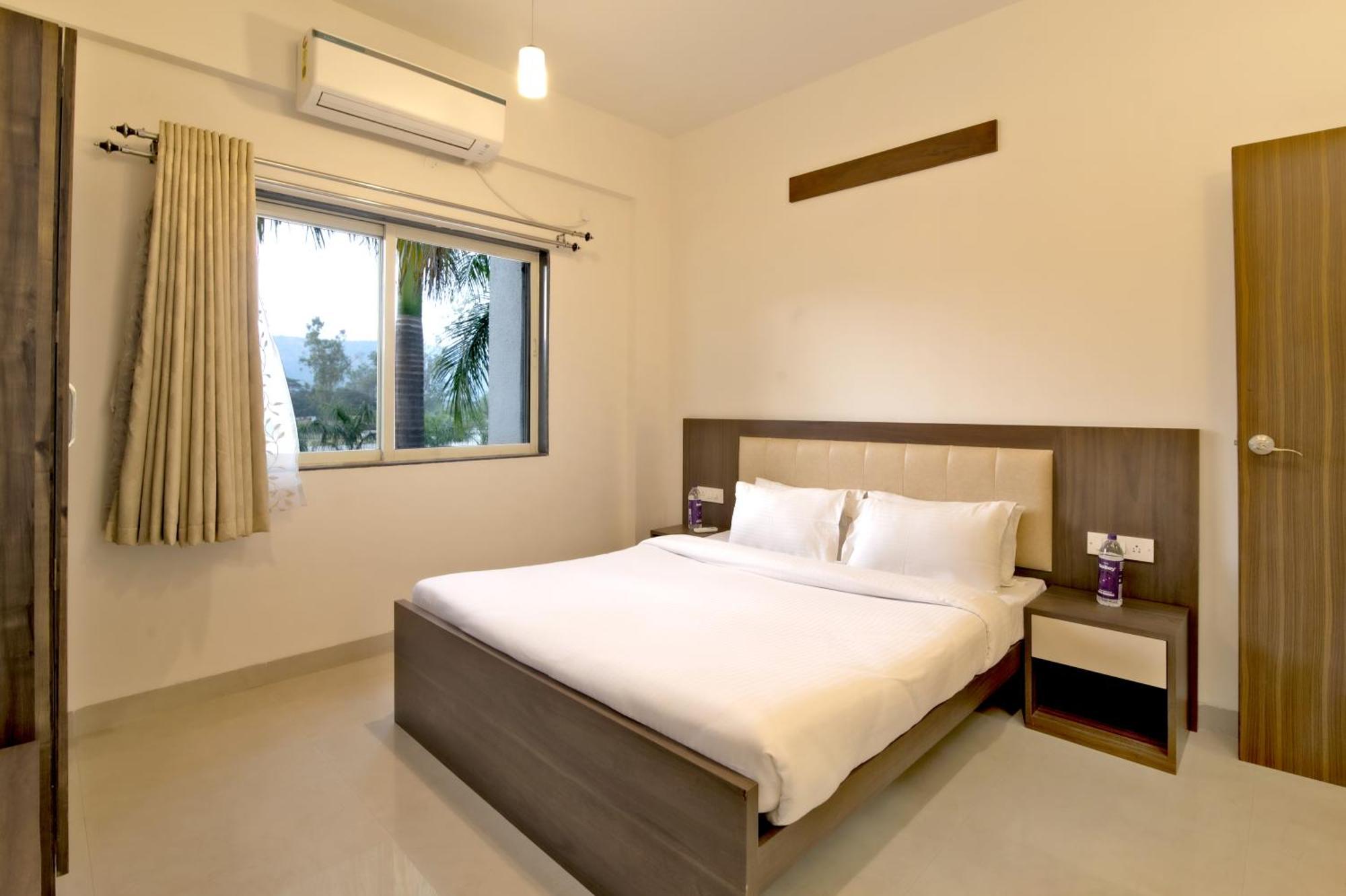 Hotel Sterling Stolen Heaven Lonavala Pokoj fotografie