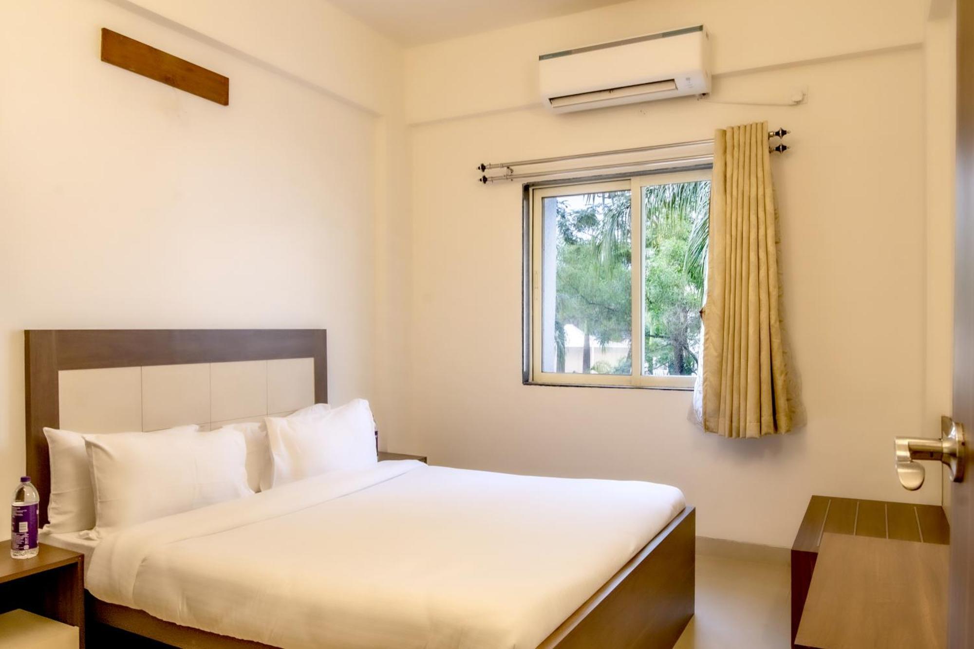 Hotel Sterling Stolen Heaven Lonavala Pokoj fotografie