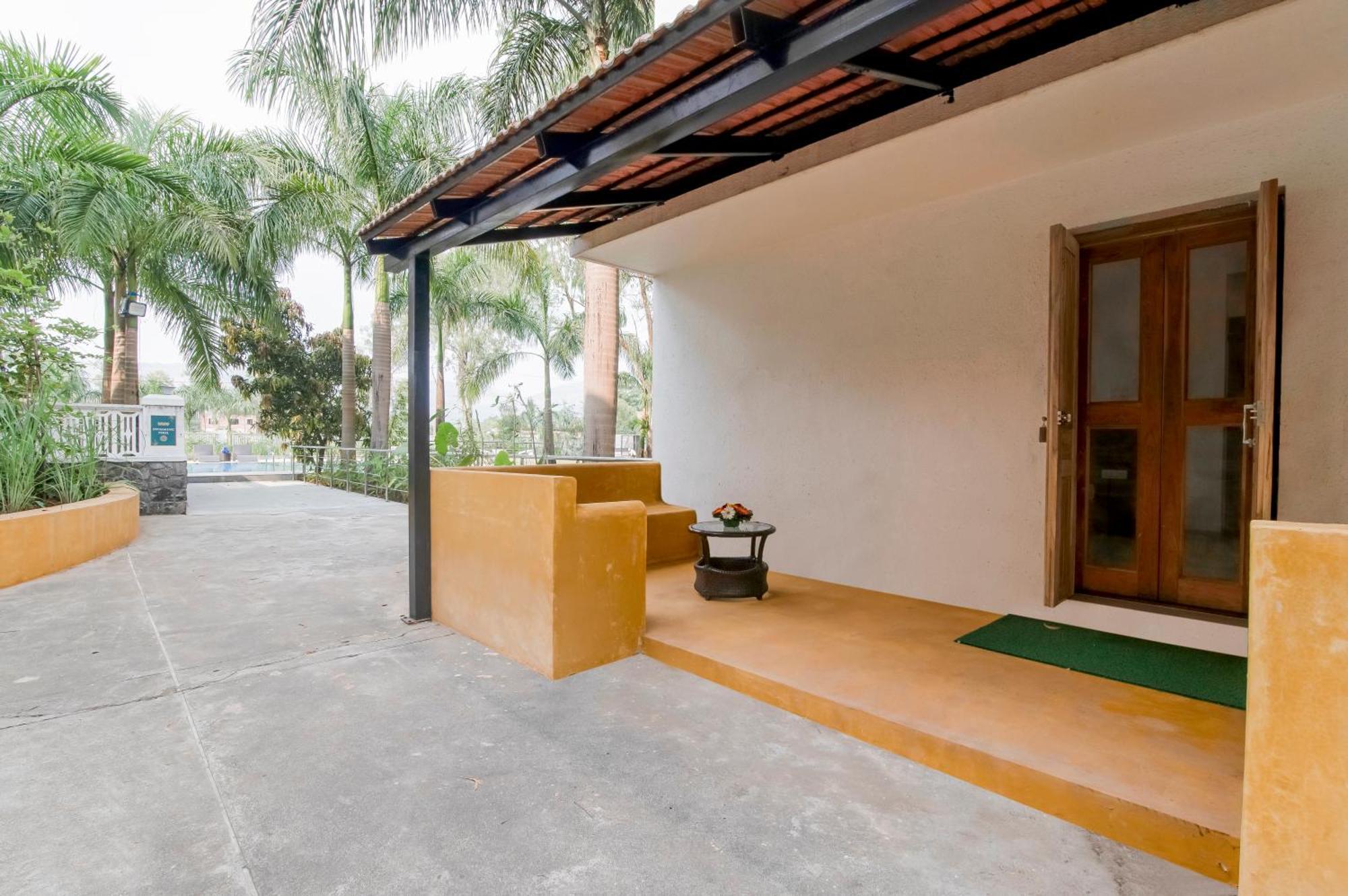 Hotel Sterling Stolen Heaven Lonavala Pokoj fotografie