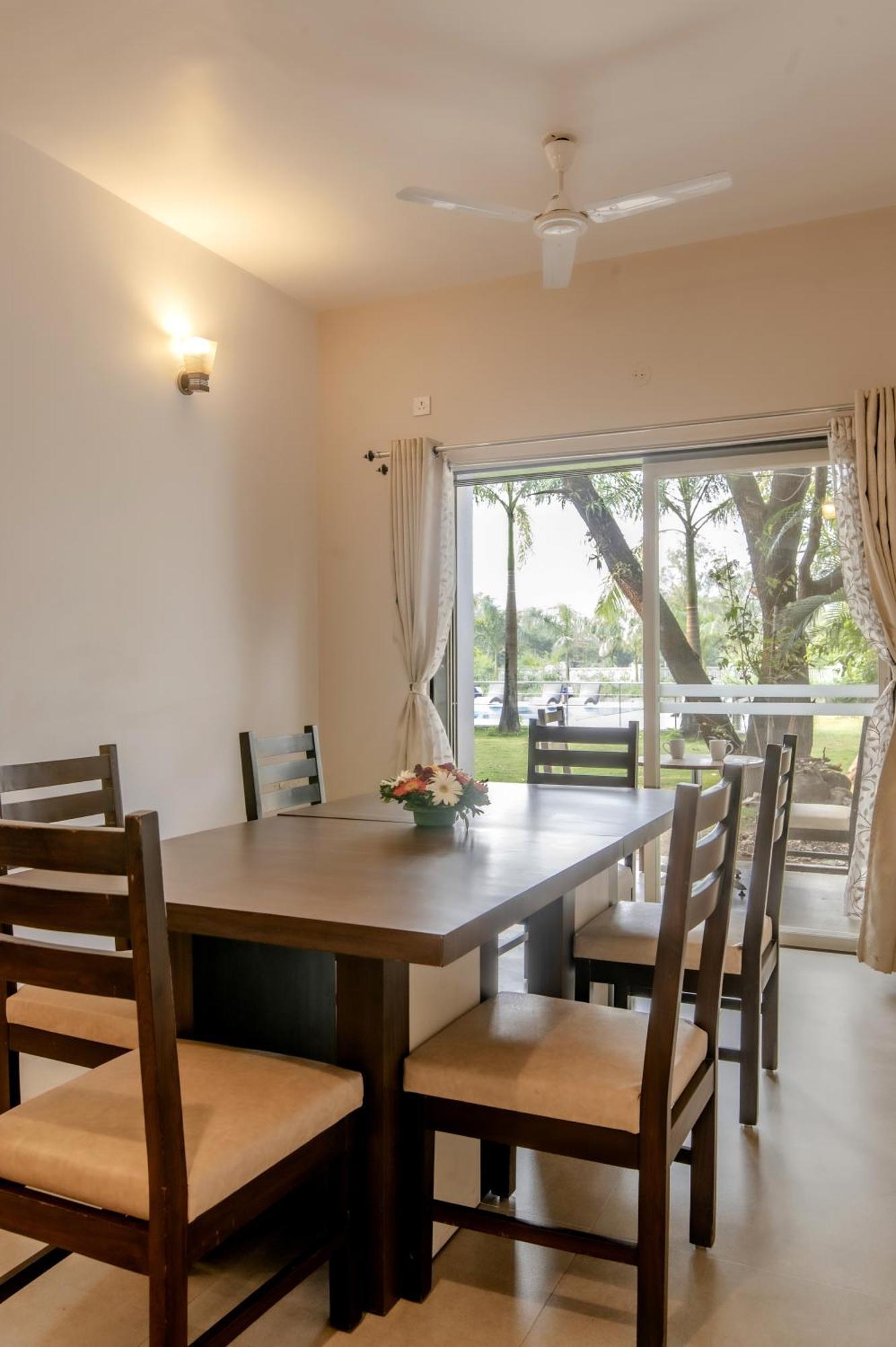 Hotel Sterling Stolen Heaven Lonavala Pokoj fotografie