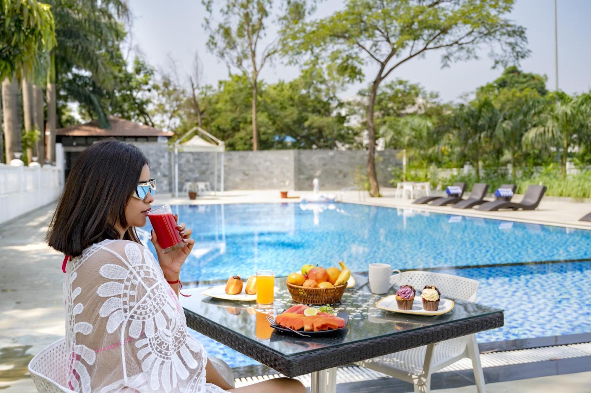 Hotel Sterling Stolen Heaven Lonavala Exteriér fotografie