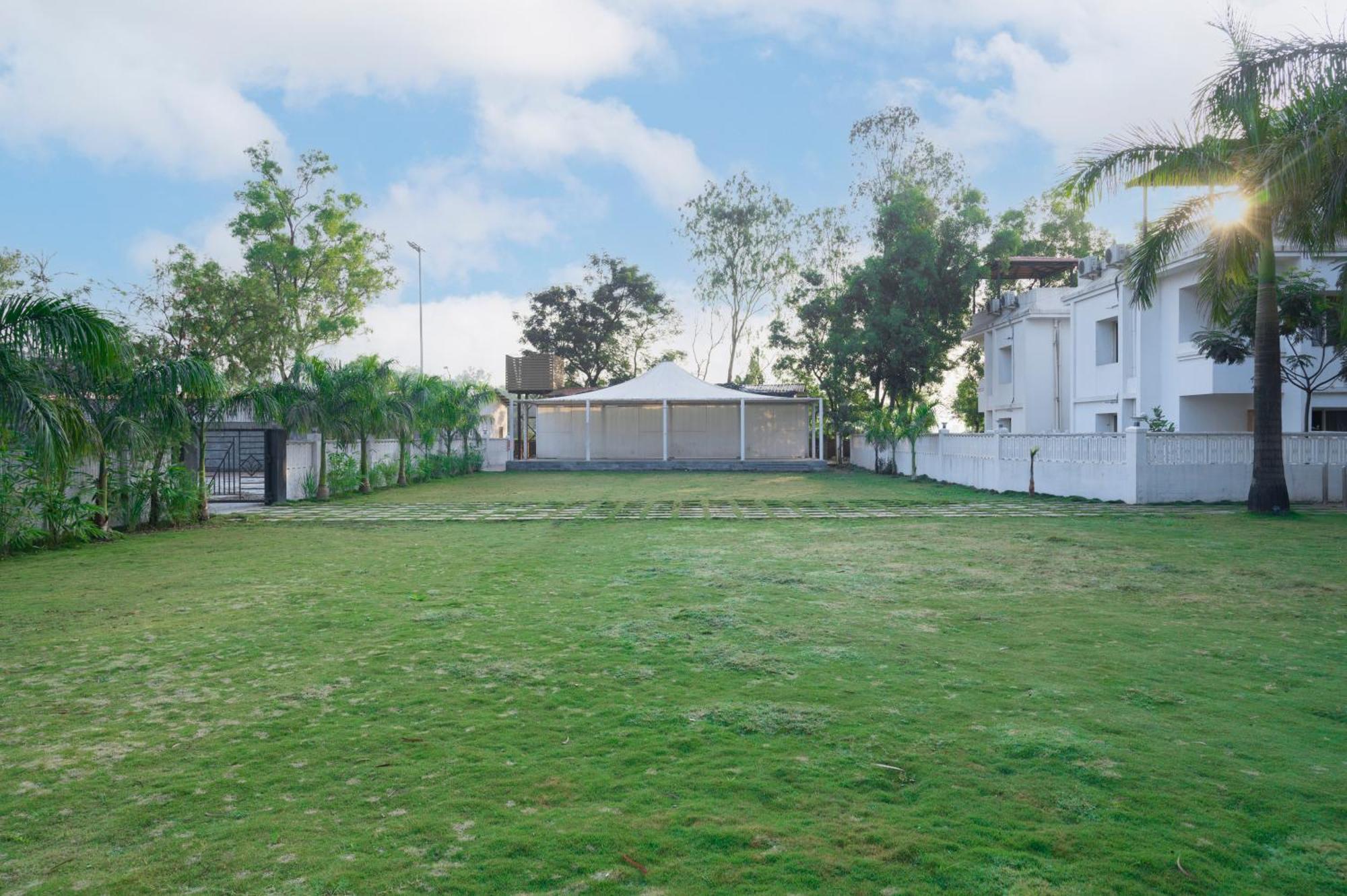 Hotel Sterling Stolen Heaven Lonavala Exteriér fotografie