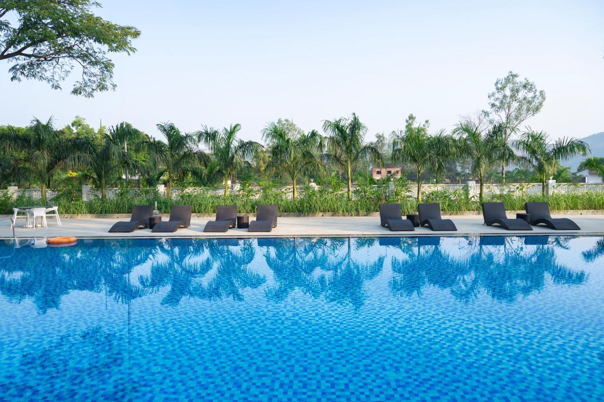 Hotel Sterling Stolen Heaven Lonavala Exteriér fotografie